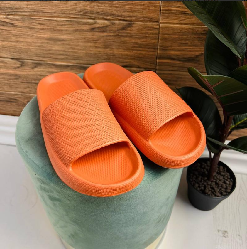 3839647937_shoozy-tapochki-shlyopki Shoozy капці шльопанці жіночі, жовтогарячі - Зображення 1
